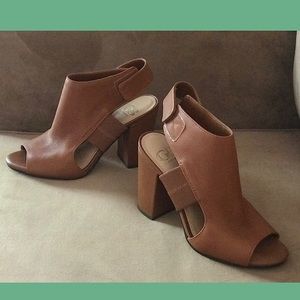 Gianni Bini Stacked Heel women’s cognac tan size 7.5